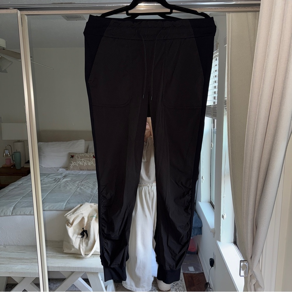 Black lululemon joggers